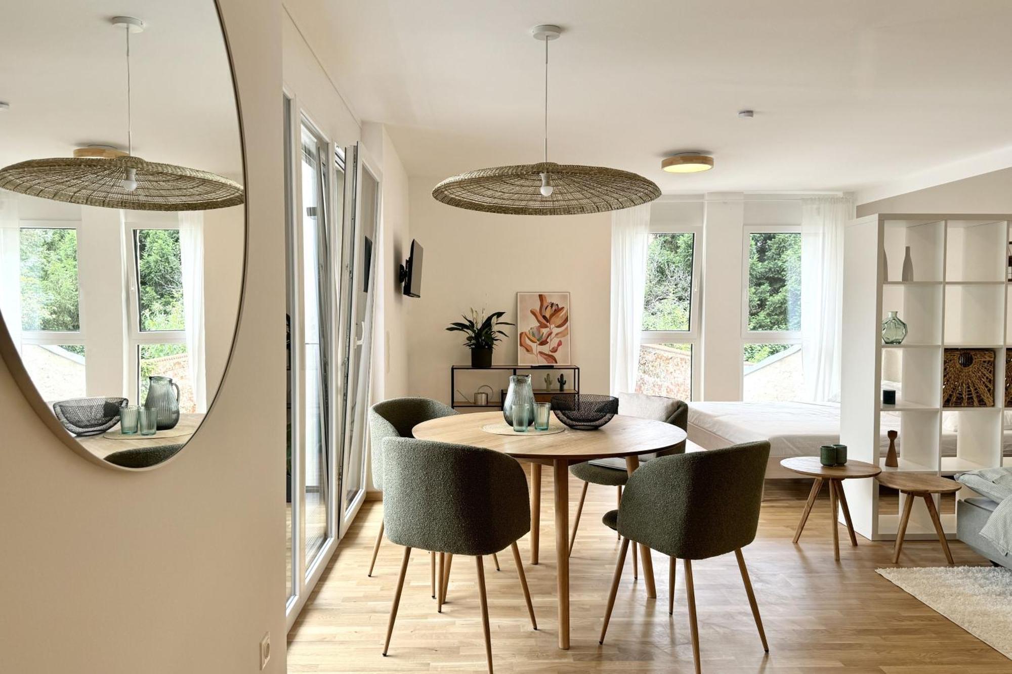 Modernes Studio Beim Domplatz Bécsújhely Kültér fotó